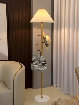 Állólámpa Fogas Északi Fény Luxus Nappali, Hálószoba Ágy Mellett Heverő Rakott Fogas Légkör Függőleges Asztali Lámpa